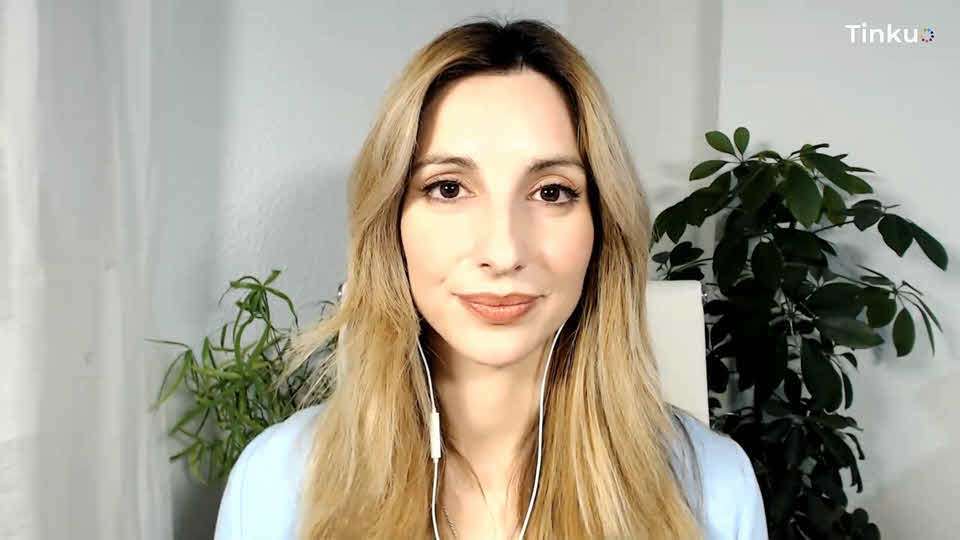 Explora el bienestar y la espiritualidad con Irma Fernández en una entrevista profunda sobre registros akáshicos, EFT y psicomagia.