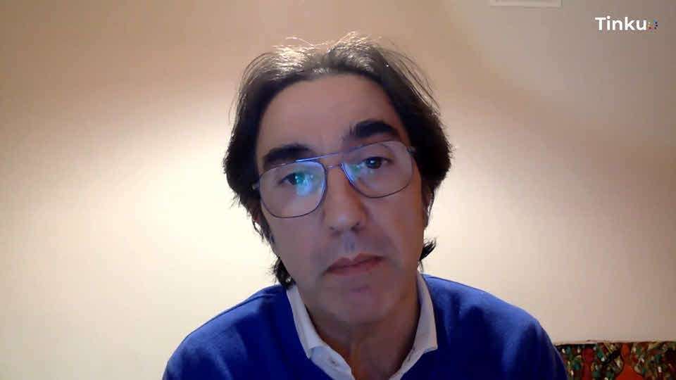 Explora la entrevista con Miguel Ruiz Flores Bistuer sobre la prevención del suicidio y la importancia de la comunicación en la salud mental.