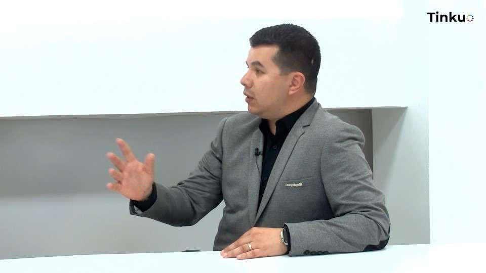 Entrevista a Andrés Mendoza de Zoho Corporation sobre gestión de infraestructuras IT, ciberseguridad, y soluciones innovadoras para empresas en la era digital