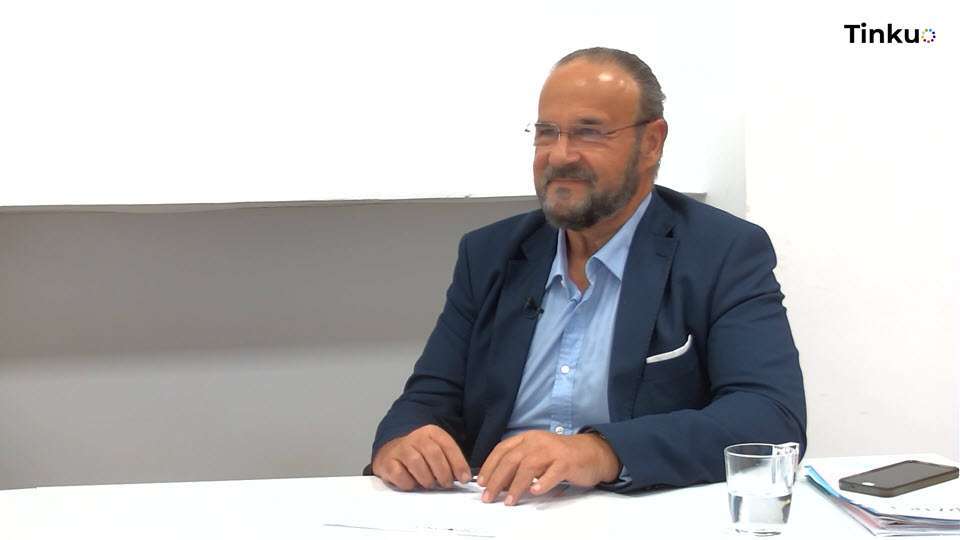 Descubre cómo Juan Prieto, fundador de Corporance, revolucionó el asesoramiento de voto en empresas cotizadas y su visión sobre fintech y neobancos.