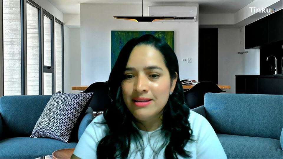 Descubre cómo los inmigrantes pueden fortalecer su autoestima, encontrar oportunidades laborales y manifestar una vida abundante con consejos prácticos y recursos clave.