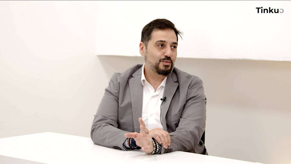 La industria textil afronta retos en sostenibilidad, trazabilidad e inteligencia artificial para adaptarse a las nuevas normativas.
